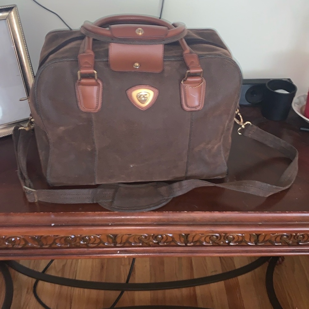IT Luggage Brown Vintage Travel Bag with Leather/Suede Accents Vintage